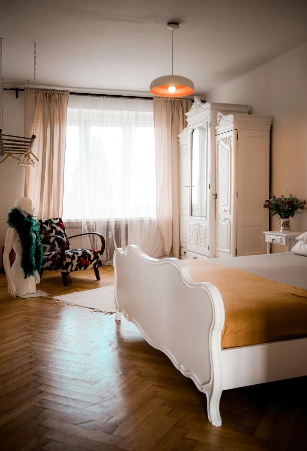 Kiki & Luky Family Apartment By Prague Castle Bagian luar foto