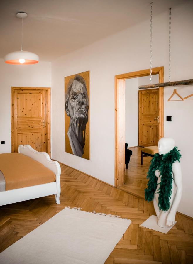 Kiki & Luky Family Apartment By Prague Castle Bagian luar foto